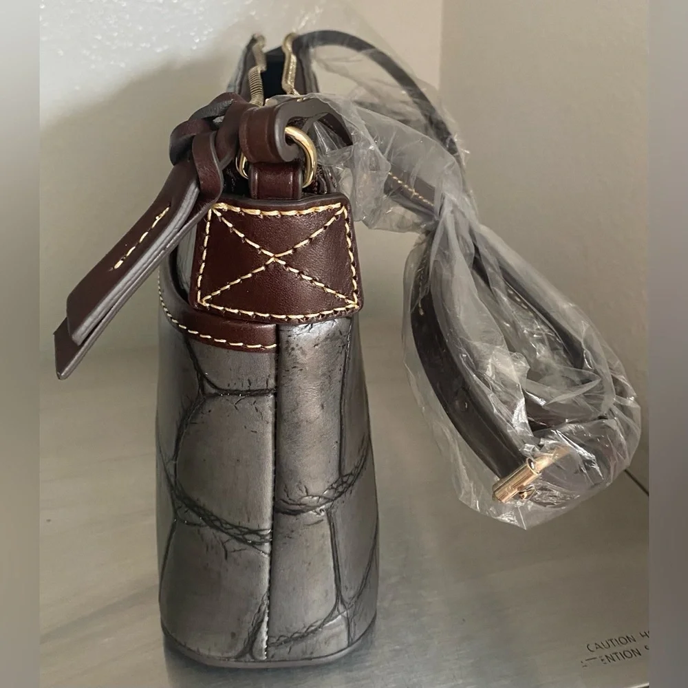 DOONEY AND BURKE..Gray Croc-Embossed Crossbody Bag - Picture 5 of 16